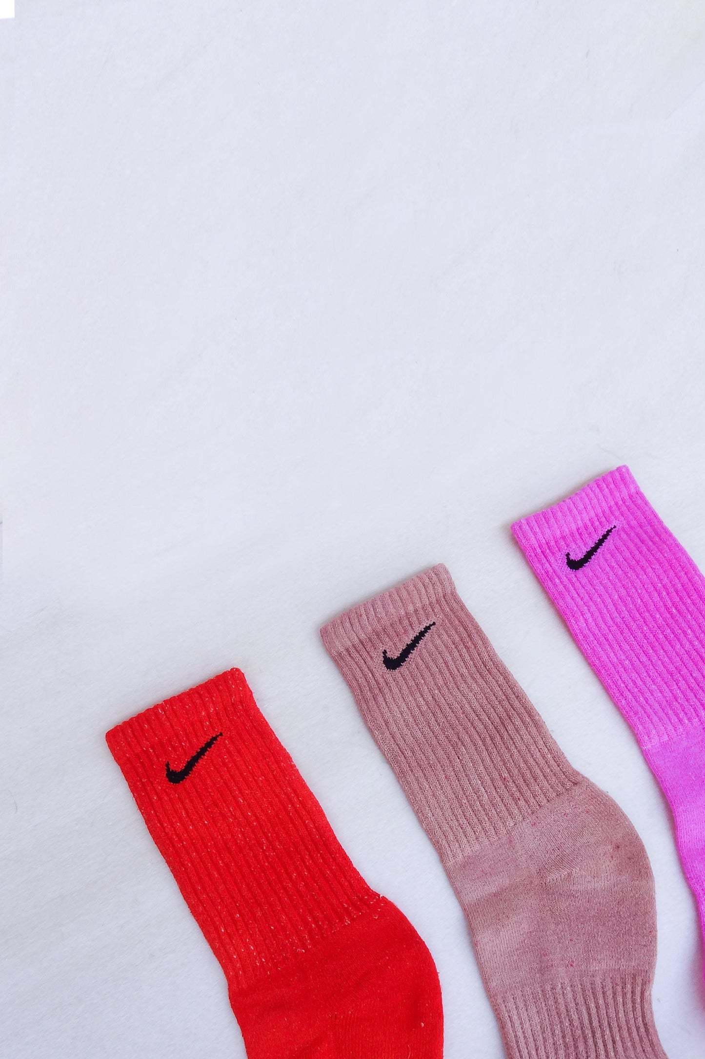 Bubblegum Pink Solid Socks